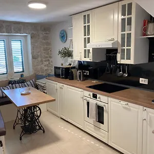 Little Palmina Guest house Split
